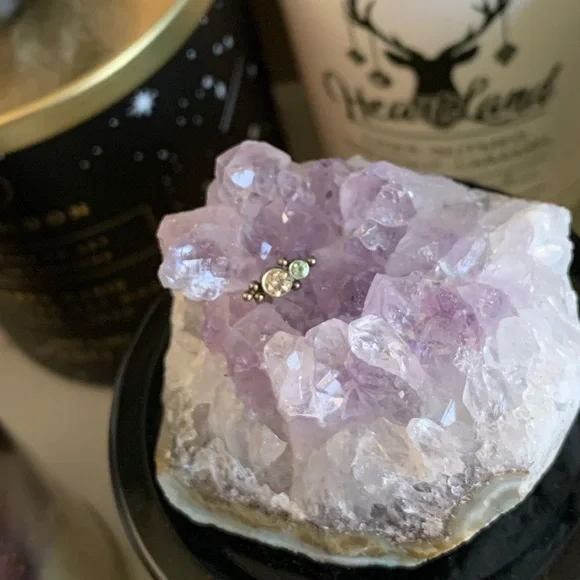 16g LeRoi “Haute Couture Bijoux” Custom internally-threaded titanium gem end - Picture 4 of 8